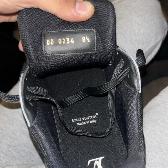Louis Vuitton trainer shoe can send receipt with it - Picture 6 of 6